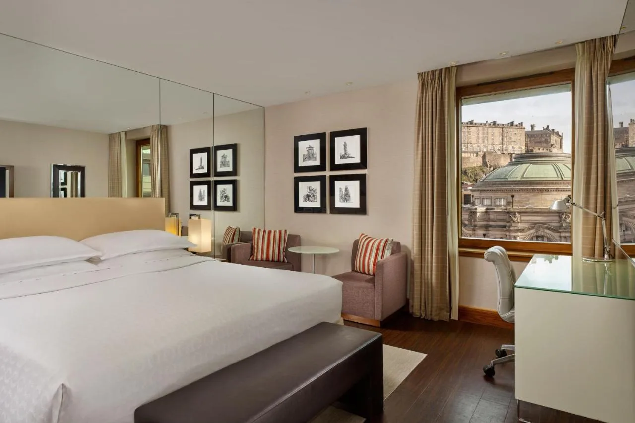 Castle Club Room, Club Lounge access, 1 King